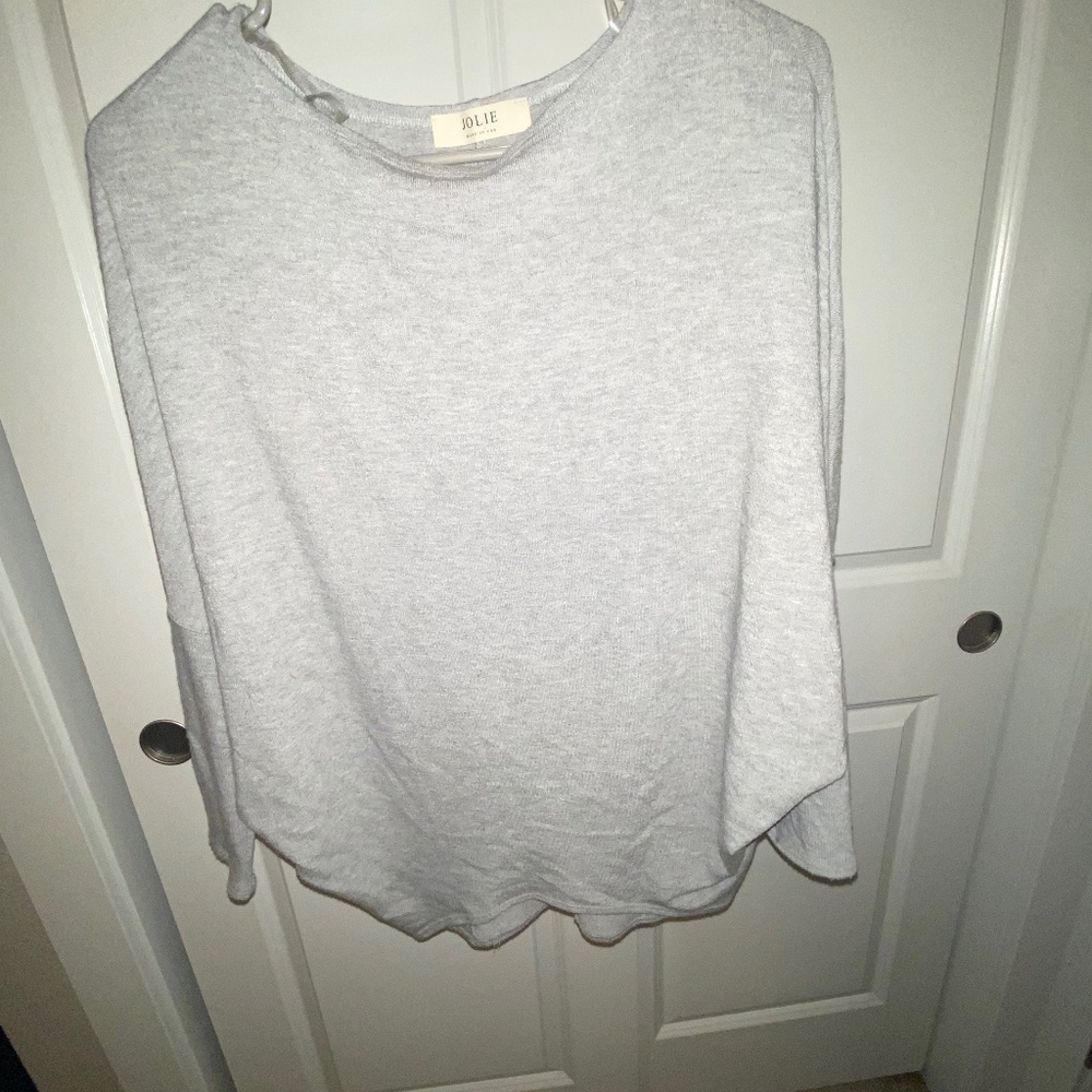 Grey top
